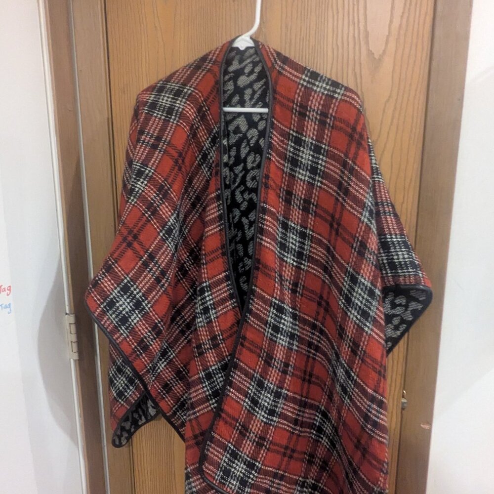 Reversible Plaid/Cheetah Print Faux Leather Lined Scarf Wrap Woolrich (?) OS